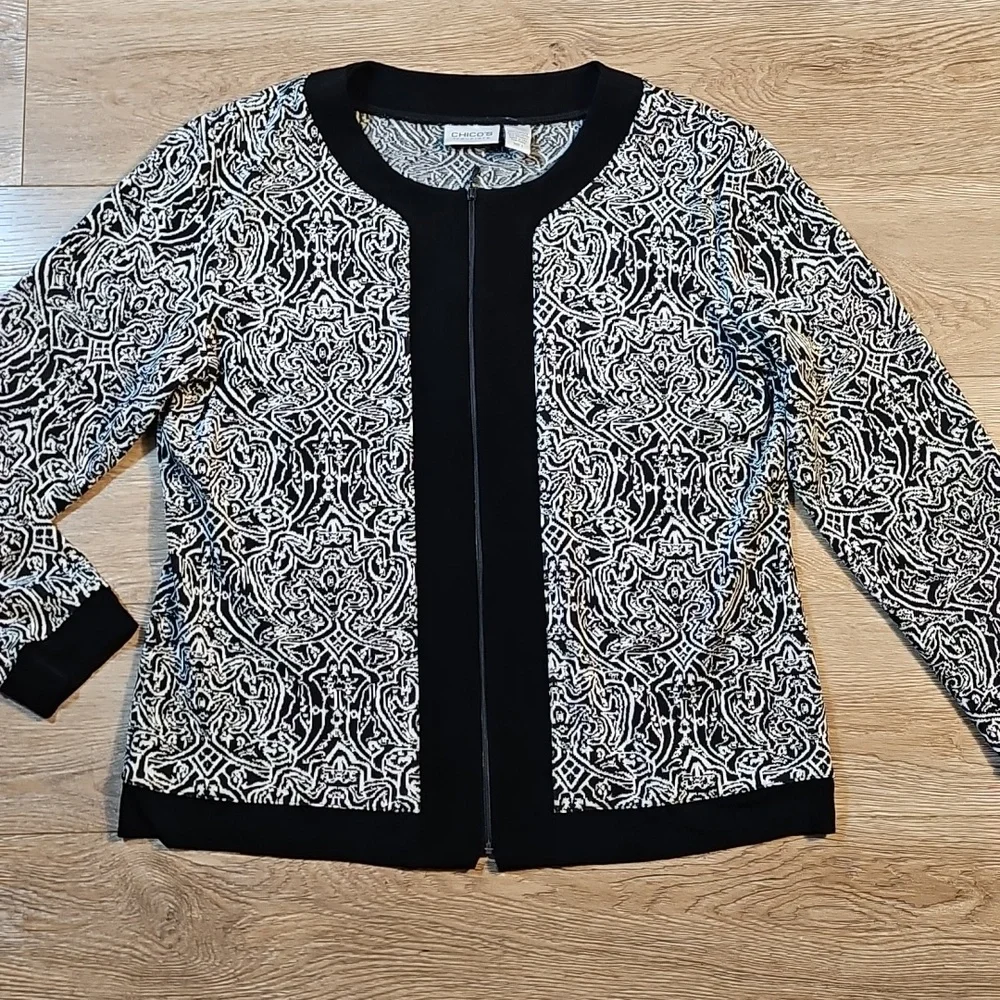 Chico's Travelers Black & White Baroque Pattern Travel Knit Zip Up Jacket